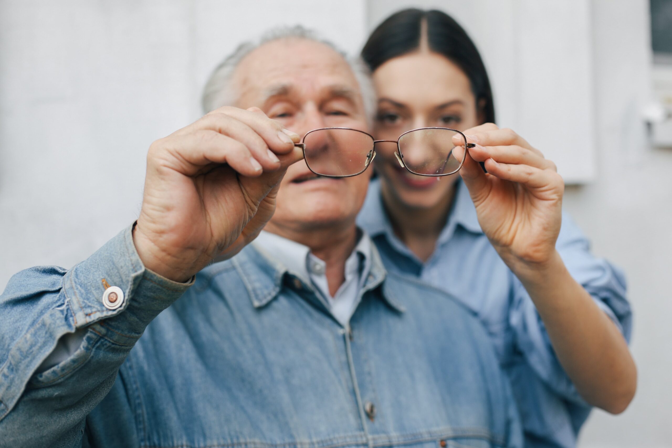 Non surgerical treatment cataract Surgery
